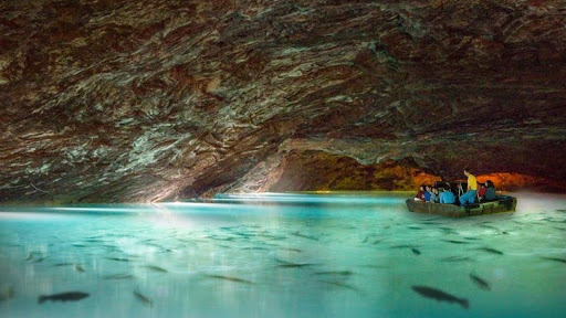 Things To Do https://vacationrentalsbyashley.icnd-cdn.com/images/thingstodo/lost-sea1.jpg